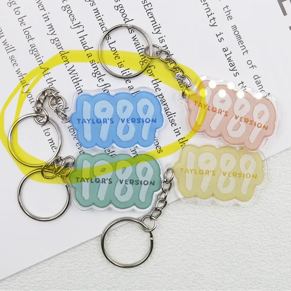 Taylor Swift 1989 Keychain - Picture 1 of 6